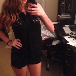 Black tank with collar