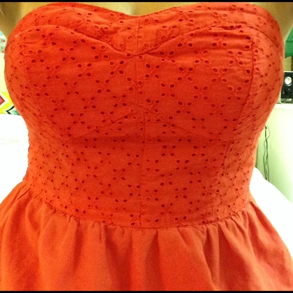 short coral strapless dress - Picture 2 of 3