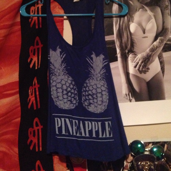 Blue pineapple tank