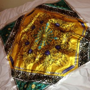 VINTAGE Silky scarf, rich design