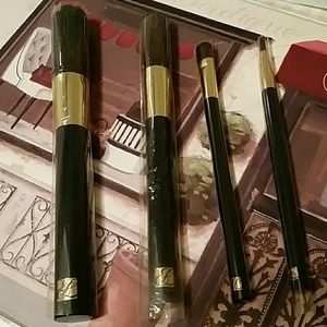 🎀SOLD🎀 Estee Lauder Makeup Brush Set of 4