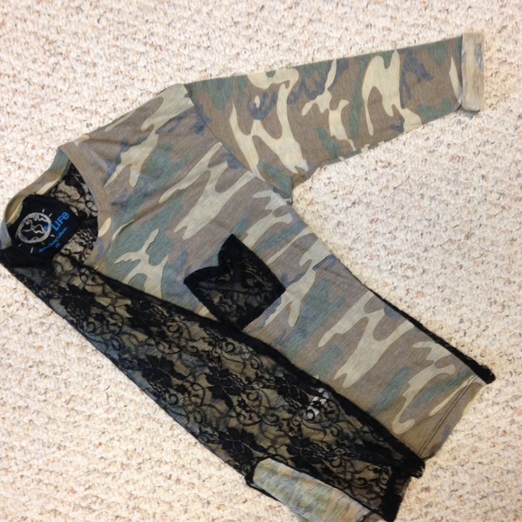 BLUE LIFE CAMO/LACE L/S TEE. FROM PLANET BLUE XS