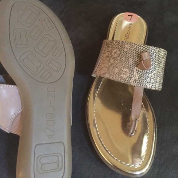 Brown leather thong sandal