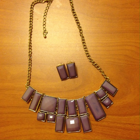Trendy statement necklace and earrings