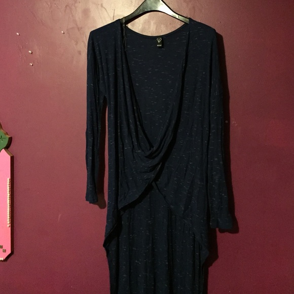 Draped front high low top - Picture 2 of 3