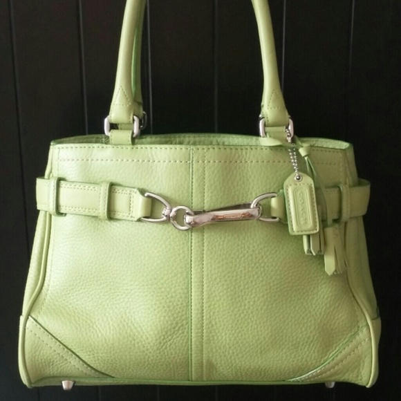🌟✨SOLD✨🌟COACH F10688 LIGHT LIME GREEN BAG - Picture 1 of 4