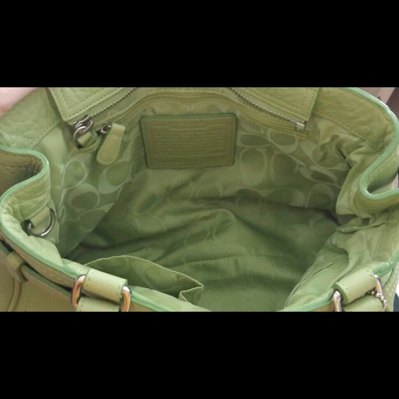 🌟✨SOLD✨🌟COACH F10688 LIGHT LIME GREEN BAG - Picture 3 of 4