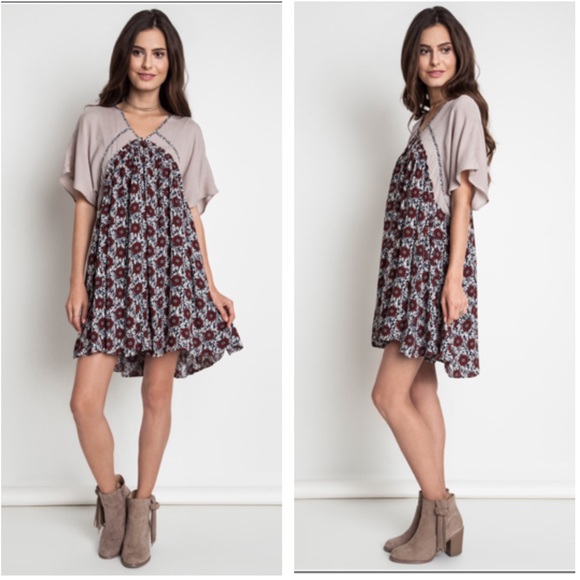 Dresses & Skirts - Angel Sleeve Day Dress