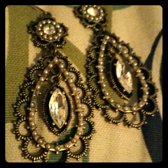 Beautiful chloe and isabel earrings - Picture 1 of 1