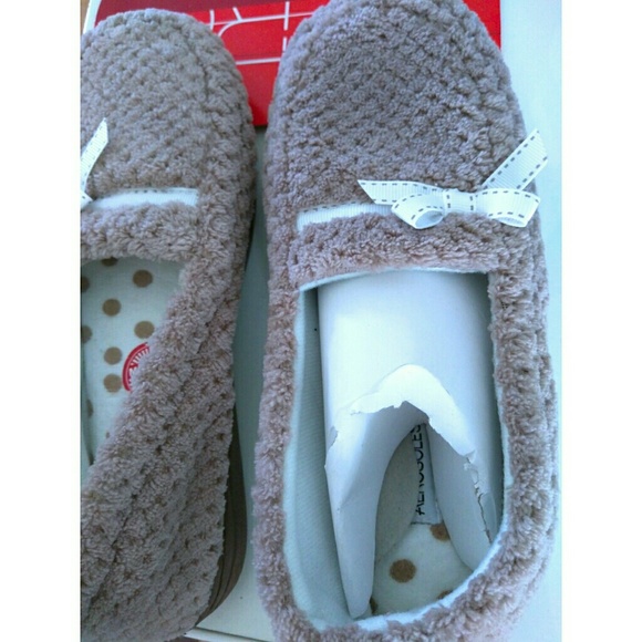 Soft fuzzy memory foam slippers