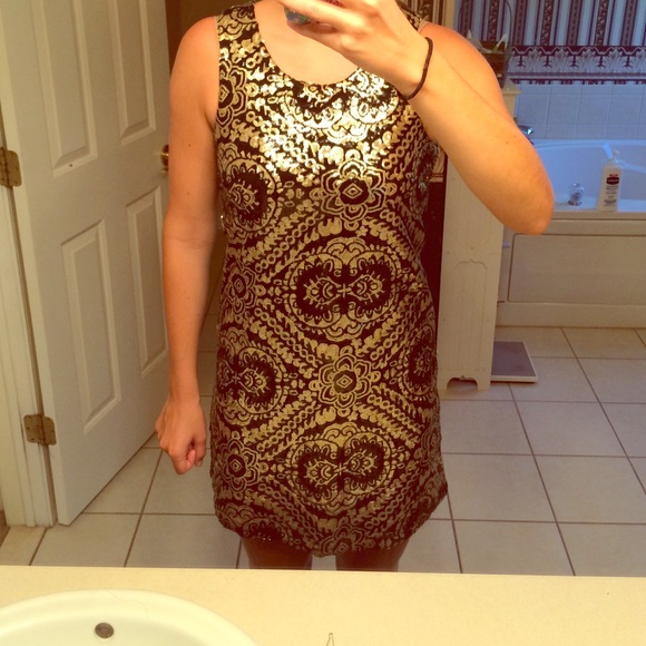 Gold and black sparkly dress!