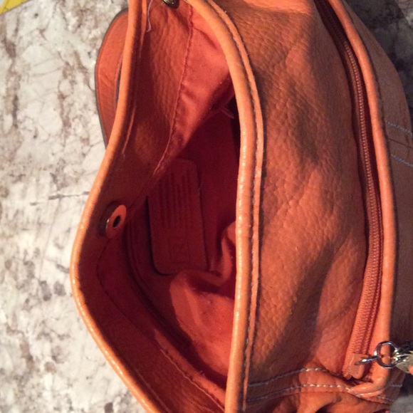 Handbag - Picture 2 of 3