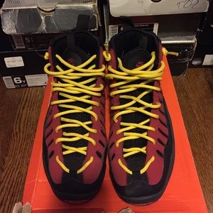 Nike Air Bakin size 6Y