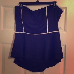 Size xl adorable crop top with open back! 😘