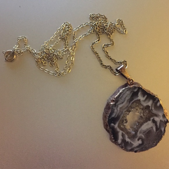 Long-Chained Sliced Grey Geode Necklace