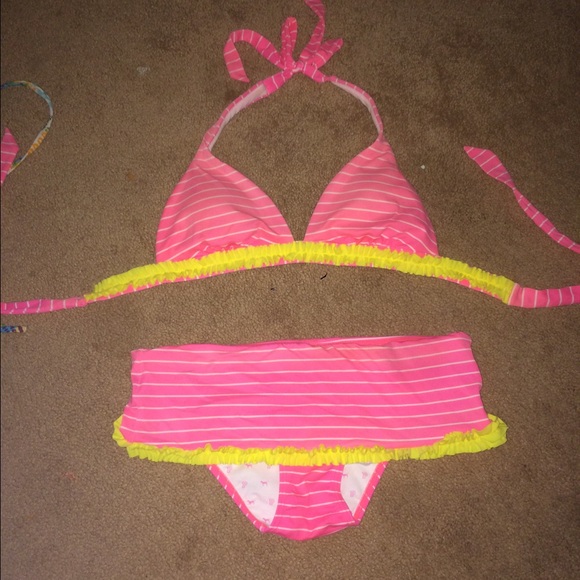VS pink bathing suit