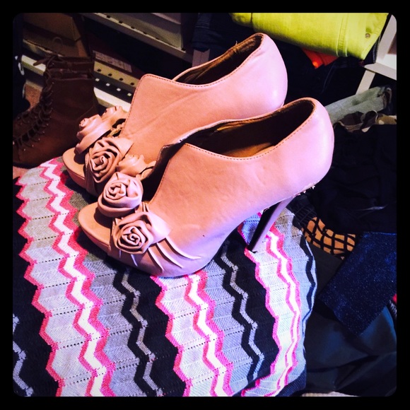 Gorgeous Pink Rose Booties