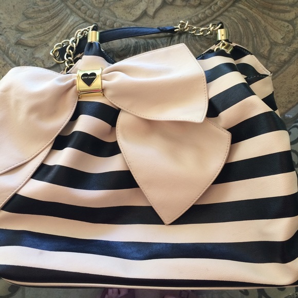 Betsey Johnson Handbags - Betsey Johnson purse