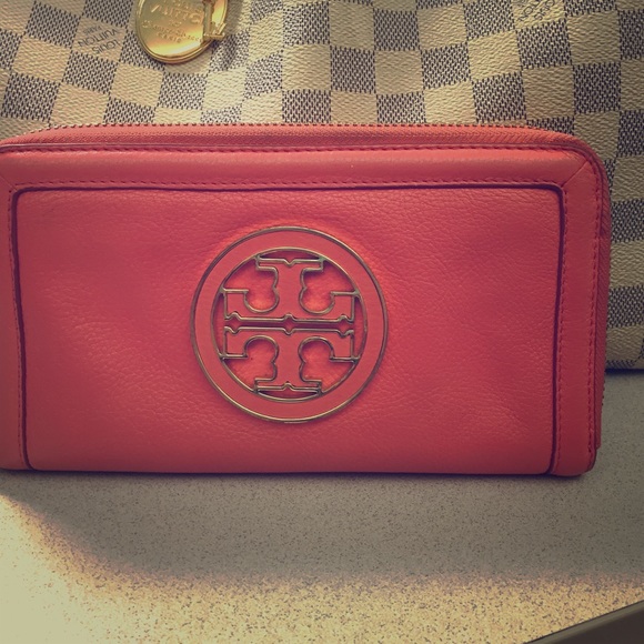 Tory Burch - Picture 1 of 1
