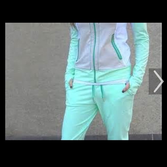 Lululemon free fall crops in fresh teal