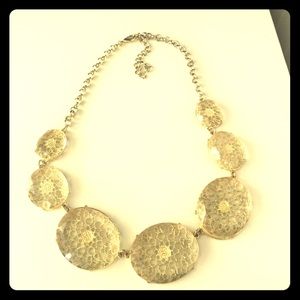 ✨Very Unique Gold Detail Necklace✨