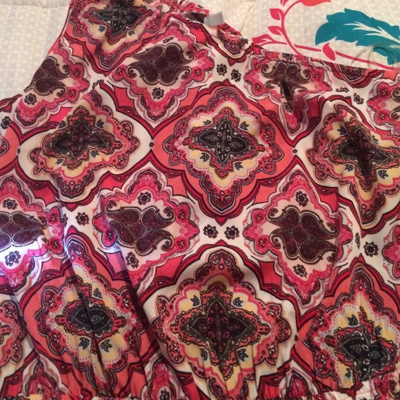 ❗️SOLD ON MERCARI❗️Pink, peach and black romper - Picture 2 of 3