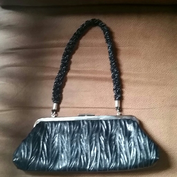 Basic Bear ;○] Neccesity Clutch