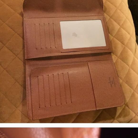 Sold - Picture 3 of 4