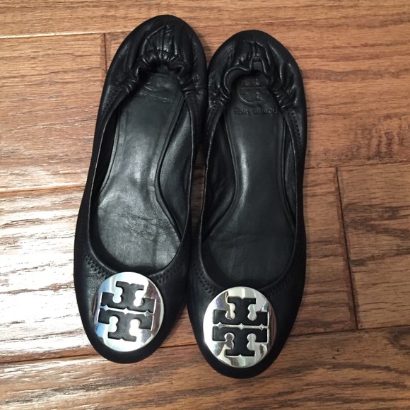 Gently used like new Tory burch black/silver flat