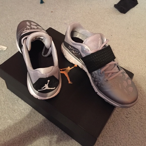 sneakers - Picture 2 of 3