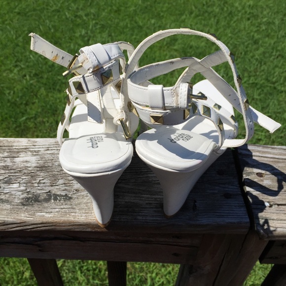 Shoes - Picture 2 of 3