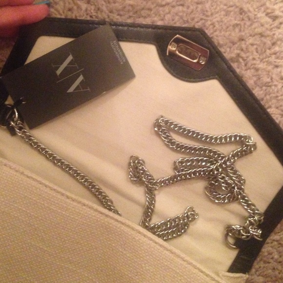 NWT Armani Exchange clutch purse with silver chain - Picture 3 of 4