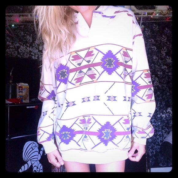 Retro Oversized Tribal Sweater!👀👌