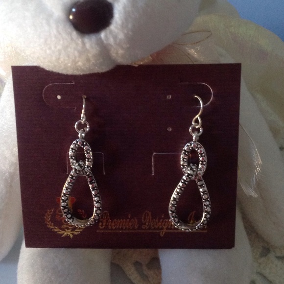 Premier designs Jewelry - BUNDLED Drop earrings