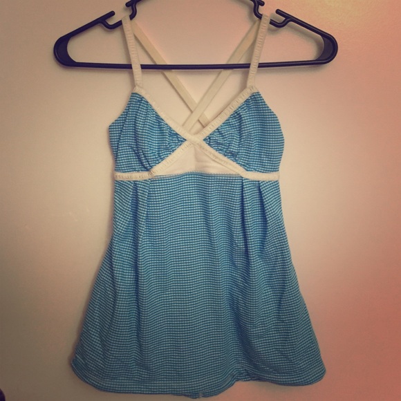 Lululemon cross back sports top