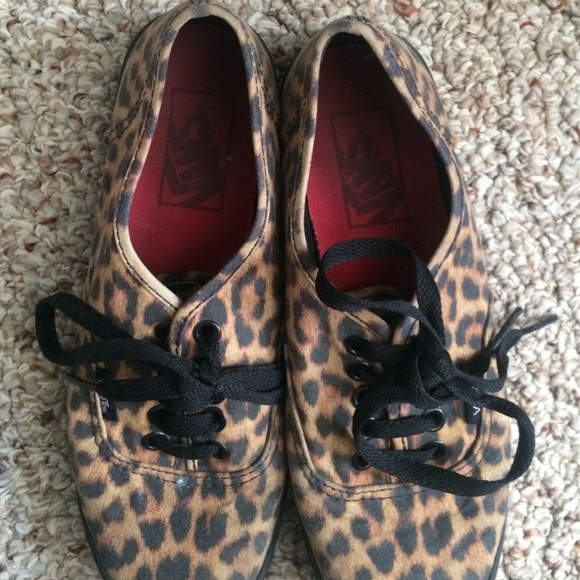 VANS cheetah print women's 6 - Picture 3 of 4