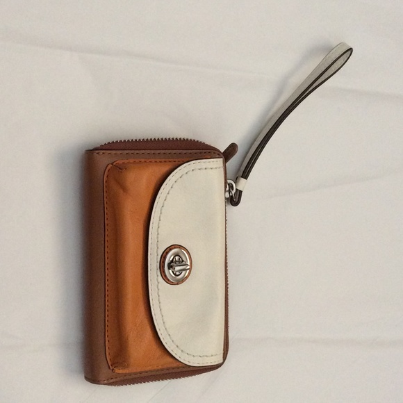 Coach Clutches & Wallets - Coach  White & Brown Leather Wrislet