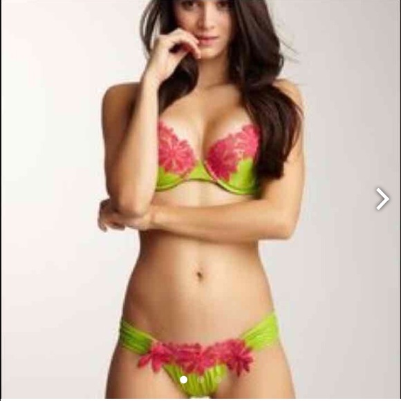 RARE Khardashian Beach Bunny Swimwear