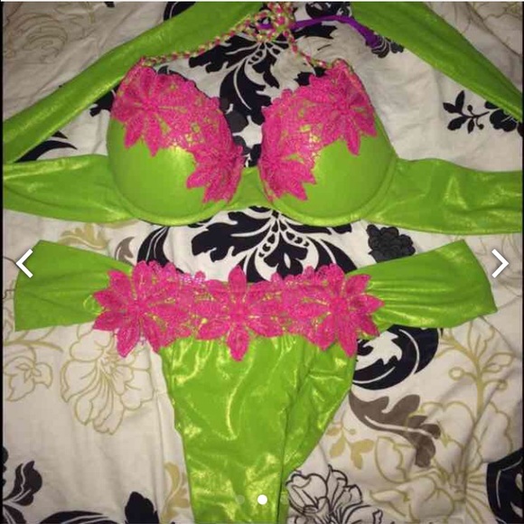 RARE Khardashian Beach Bunny Swimwear