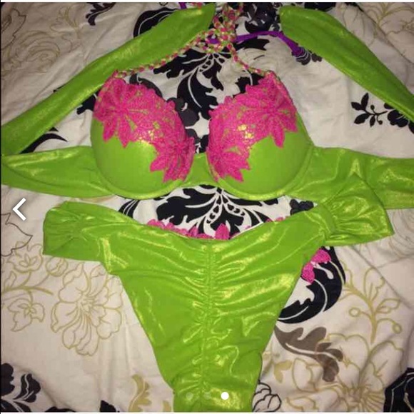 RARE Khardashian Beach Bunny Swimwear