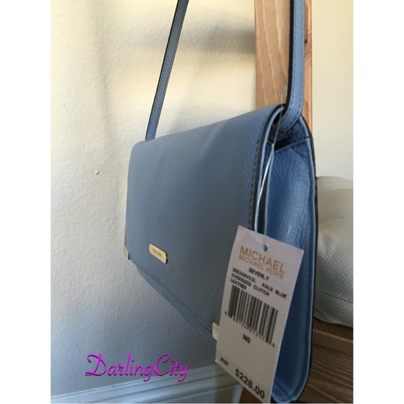 Michael Kors Beverly Oversized Clutch Leather Bag - Picture 3 of 4