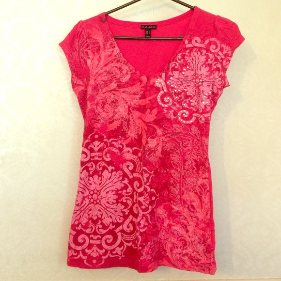 Bright pink tshirt