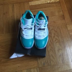 Air Jordan's Turquoise snake skin retro 11