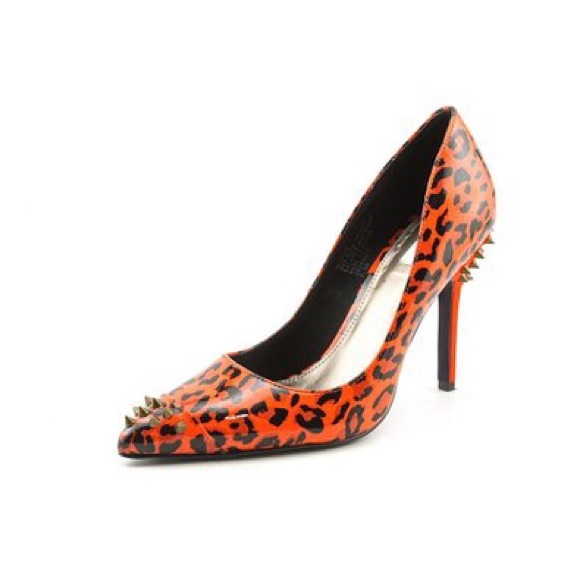 Brand new Rachael Roy Pumps!
