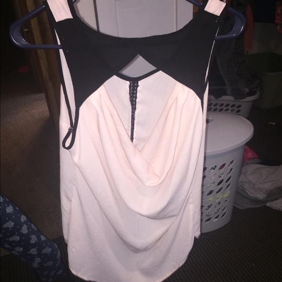 Light pink top - Picture 2 of 2