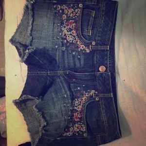 American Eagle festival shortie