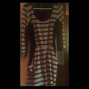 Charlotte Russe cute knee length dress w/ pockets
