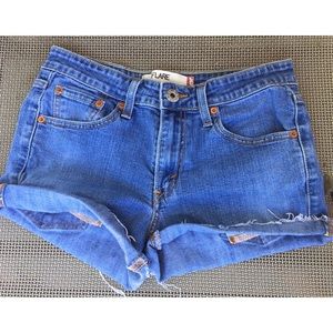 Levis denim mid-waist shorts