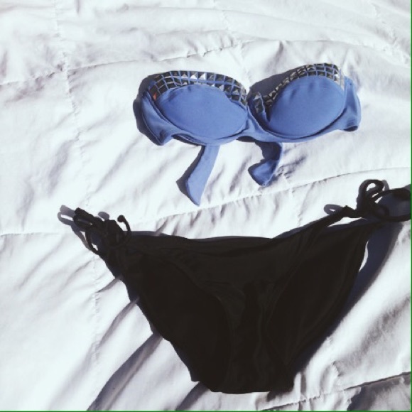 FREE exhilaration Bikini w/purchase over 20$