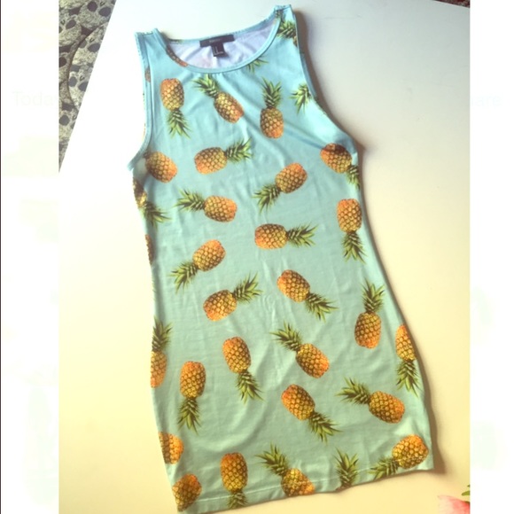 Forever 21 Dresses & Skirts - Pineapple print mini dress